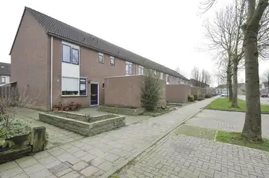 110m2 house to rent for 1199€/month in Spaakstraat 42, Zevenaar