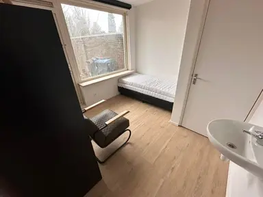 12m2 studio à louer pour 650€/mois à Dennenweg, Enschede