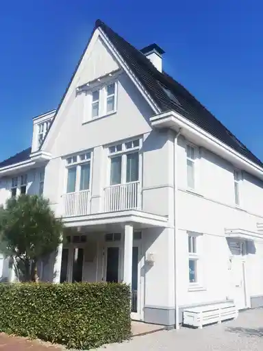 210m2 house to rent for 6000€/month in Oswald Wenckebachstraat 16, Noordwijk
