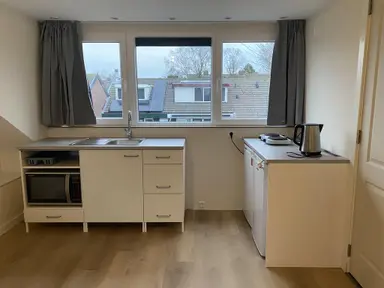 30m2 studio à louer pour 1100€/mois à Beveland, Haarlem