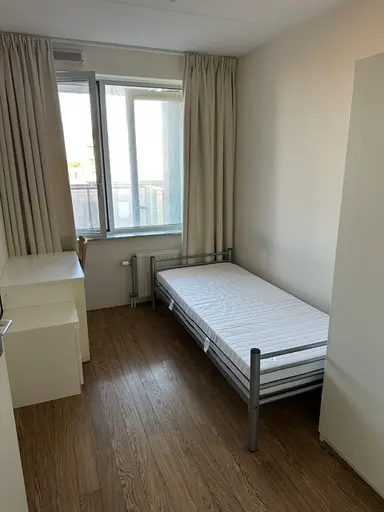 84m2 room to rent for 1100€/month in Ben van Meerendonkstraat, Amsterdam