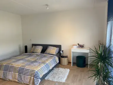 18m2 Chambre à louer pour 637€/mois à Aprilstraat, Almere