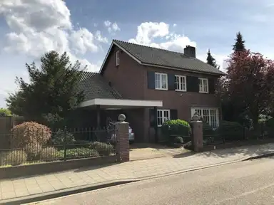 195m2 maison à louer pour 1850€/mois à Heesweg, Heijen