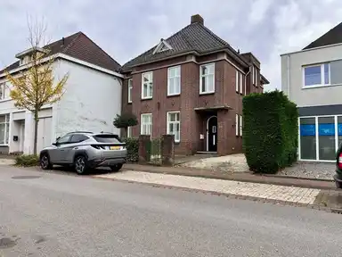 238m2 Casa in affitto per 2650€/mese a Kapelaan Goossensstraat, Pey