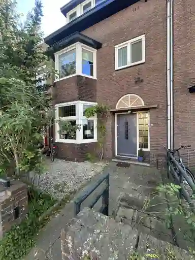 182m2 maison à louer pour 2695€/mois à Bergerstraat, Maastricht