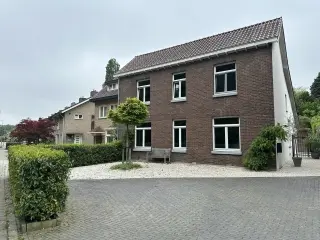 167m2 Casa in affitto per 2715€/mese a Sint Catharinastraat, Ulestraten