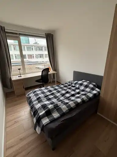 87m2 room to rent for 945€/month in Grotekerkplein, Rotterdam