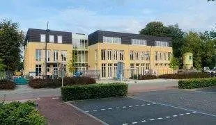 55m2 apartment to rent for 1214€/month in Stationsplein, Deurne
