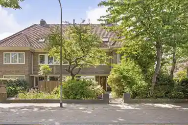 164m2 house to rent for 4350€/month in Ernst Casimirlaan 64, Overveen