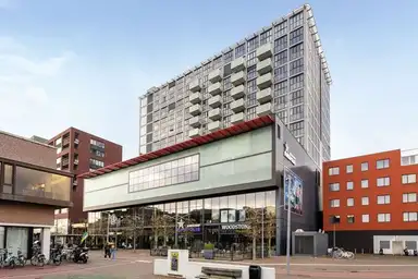 82m2 flat to rent for 2250€/month in Raadhuisplein, Hoofddorp
