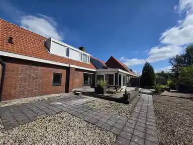 155m2 apartment to rent for 1750€/month in Olieslagweg, Enschede
