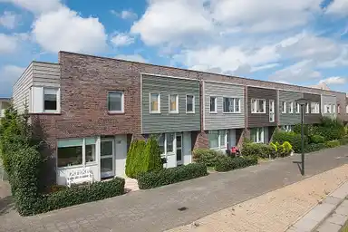 101m2 huis te huur voor 1810€/maand in Simon Vestdijkstraat 6, The Hague