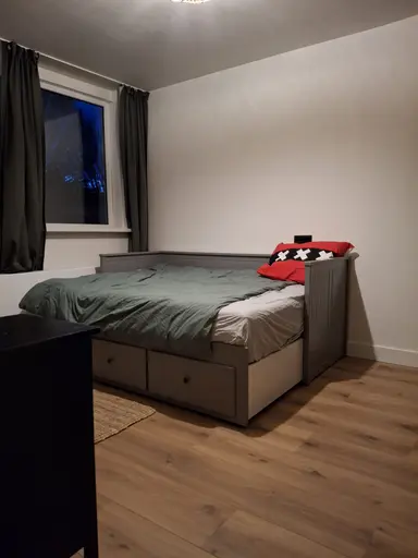 148m2 Appartement à louer pour 1750€/mois à Koedijk, Huizen