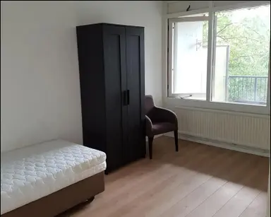 13m2 room to rent for 750€/month in Veldhuizenstraat 1104, Amsterdam