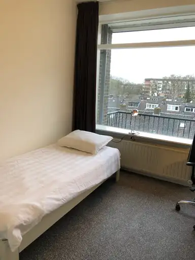 11m2 Camera in affitto per 700€/mese a Bachstraat, Leiden