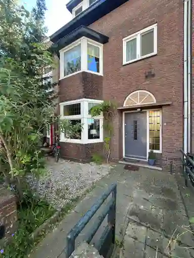 182m2 maison à louer pour 2695€/mois à Bergerstraat 147, Maastricht