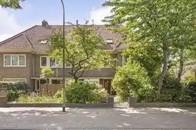 164m2 house to rent for 4350€/month in Ernst Casimirlaan 64, Overveen