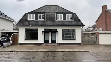 150m2 maison à louer pour 1775€/mois à Dwarsstraat, Geldrop