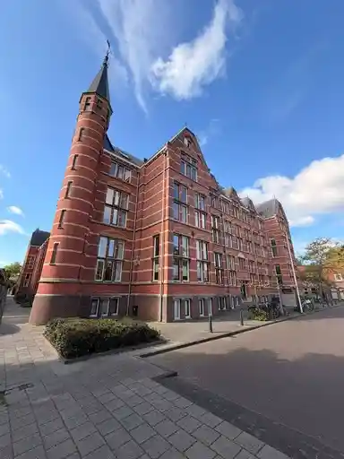 96m2 apartment to rent for 1995€/month in Hugo de Grootstraat 67, Leiden