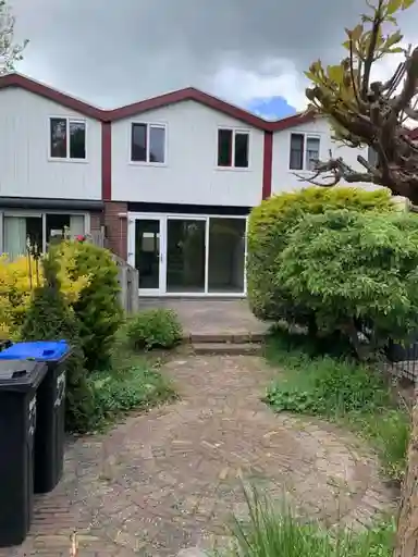 69m2 Haus zur Miete für 766.69€/Monat in De Sint Willebrordus 22, Zaandam