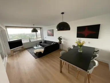 100μ² Διαμέρισμα προς ενοικίαση για 2298€/μήνα σε Molenvliet, Rotterdam