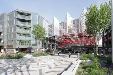 121m2 flat to rent for 2250€/month in Stationsplein 37C, Almere