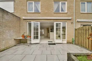 122m2 Haus zur Miete für 750€/Monat in Burgemeester Kootlaan, Uithoorn