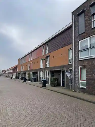 117m2 house to rent for 2350€/month in Polluxstraat 68, Arnhem