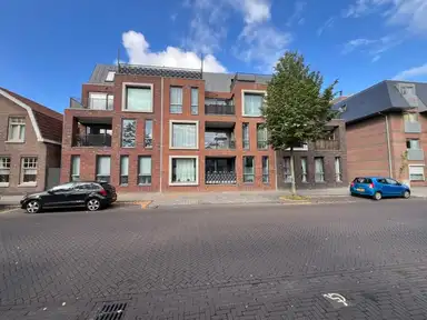 81m2 Appartement à louer pour 1550€/mois à Stationsstraat, Waalwijk