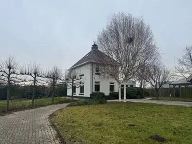 151m2 house to rent for 2250€/month in Venneperweg, Nieuw-Vennep