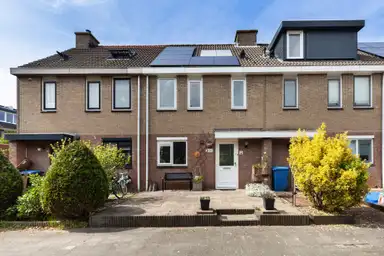 105m2 house to rent for 2450€/month in Meester Beerninkplantsoen, Rijswijk