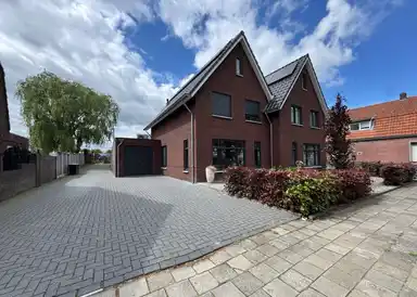 127m2 huis te huur voor 1485€/maand in Gronausestraat 242, Losser