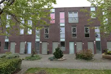 123m2 apartment to rent for 1900€/month in Renoirstraat 46, Almere