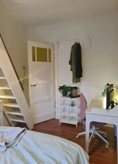 90m2 room to rent for 850€/month in Maredijk, Leiden