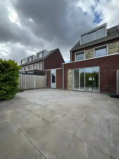 125m2 huis te huur voor 2325€/maand in Vredehagen 24, Rotterdam