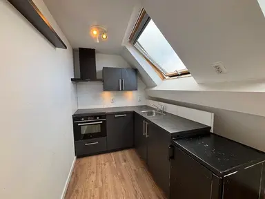 83m2 huis te huur voor 2250€/maand in Willem van Hillegaersbergstraat, Rotterdam