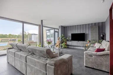 174m2 apartment to rent for 2350€/month in Bermweg 298, Capelle aan den IJssel