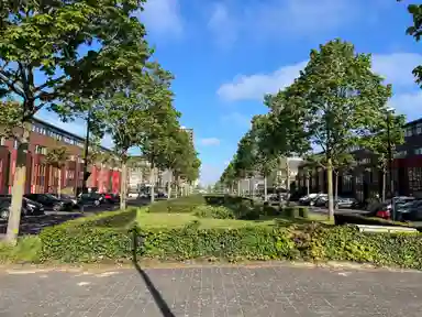 144m2 maison à louer pour 3000€/mois à Valutaboulevard, Amsterdam