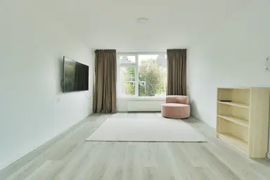120μ² μονοκατοικία προς ενοικίαση για 3000€/μήνα σε Maarten Lutherweg, Amstelveen