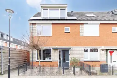 117m2 house to rent for 1750€/month in Lindenstraat 190, Bunschoten-Spakenburg