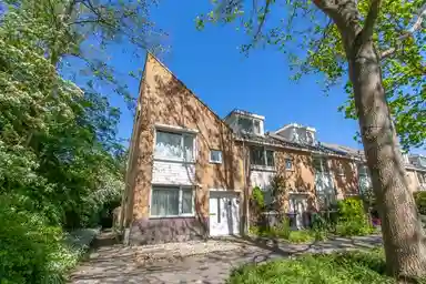 135m2 maison à louer pour 3000€/mois à Godfried Bomanslaan, Amstelveen