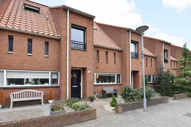 129m2 maison à louer pour 2650€/mois à Abrikozenplein 10, Wateringen
