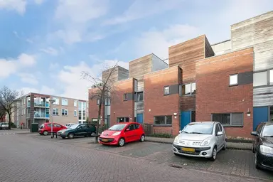 117m2 maison à louer pour 2250€/mois à Graaf Floris 2f, Huizen