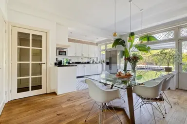 252μ² μονοκατοικία προς ενοικίαση για 4950€/μήνα σε Van Zuylen van Nijeveltstraat 120, Wassenaar