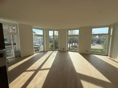 82m2 Appartement à louer pour 2500€/mois à Zoutmanstraat 44, The Hague