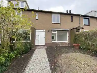 108m2 maison à louer pour 3150€/mois à Straat van Makassar, Amstelveen