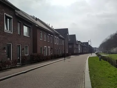 110m2 house to rent for 2490€/month in Koningin Maximalaan, Hoofddorp