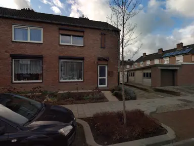 98m2 maison à louer pour 714.52€/mois à Willem I Straat 4, Urmond