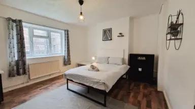 75m2 room to rent for 950€/month in Air Commodore Geddespad, Rotterdam