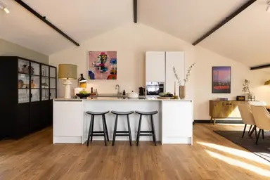 213m2 Appartement te huur voor 7950€/maand in Plesmanweg, The Hague